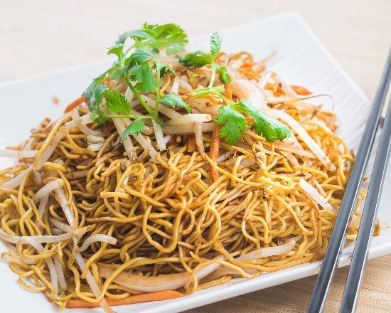 81. Stir-Fried Egg Noodle with Bean Sprouts in Soy Sauce 芽菜炒蛋麵